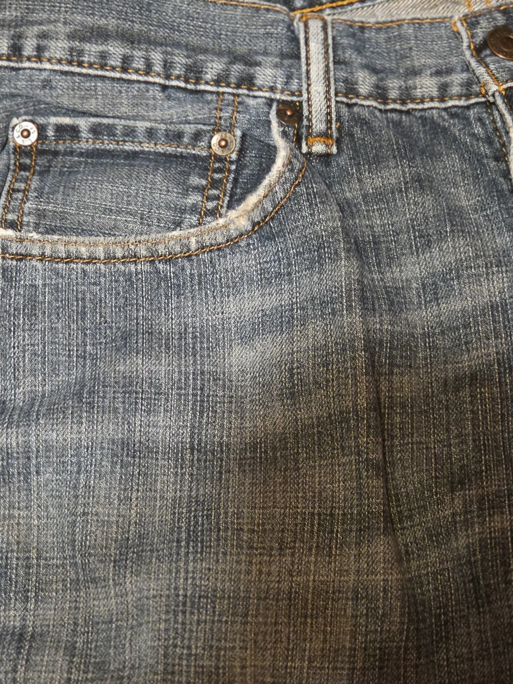 Levis relaxed fit